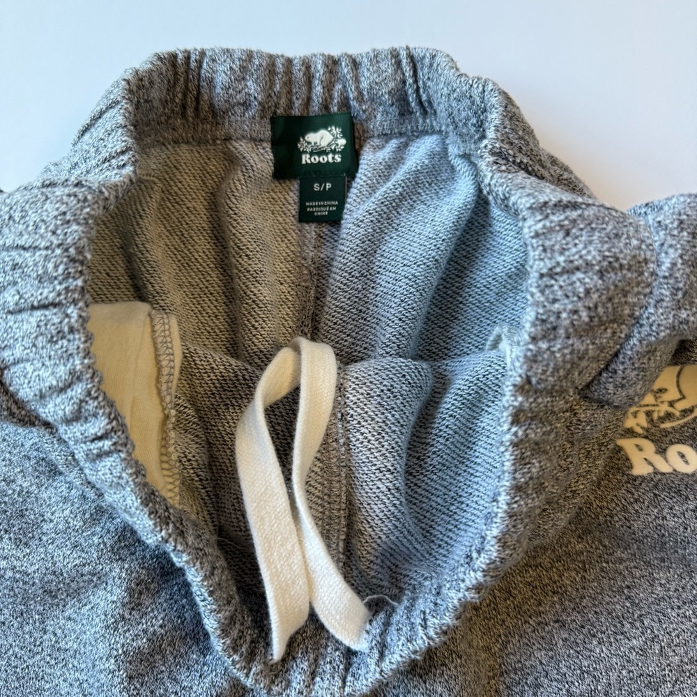 Roots Women's Organic Original Longer Sweatshort 8 Inch Salt & Pepper Small - Picture 4 of 8